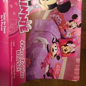 Minnie 4 piece comforter set